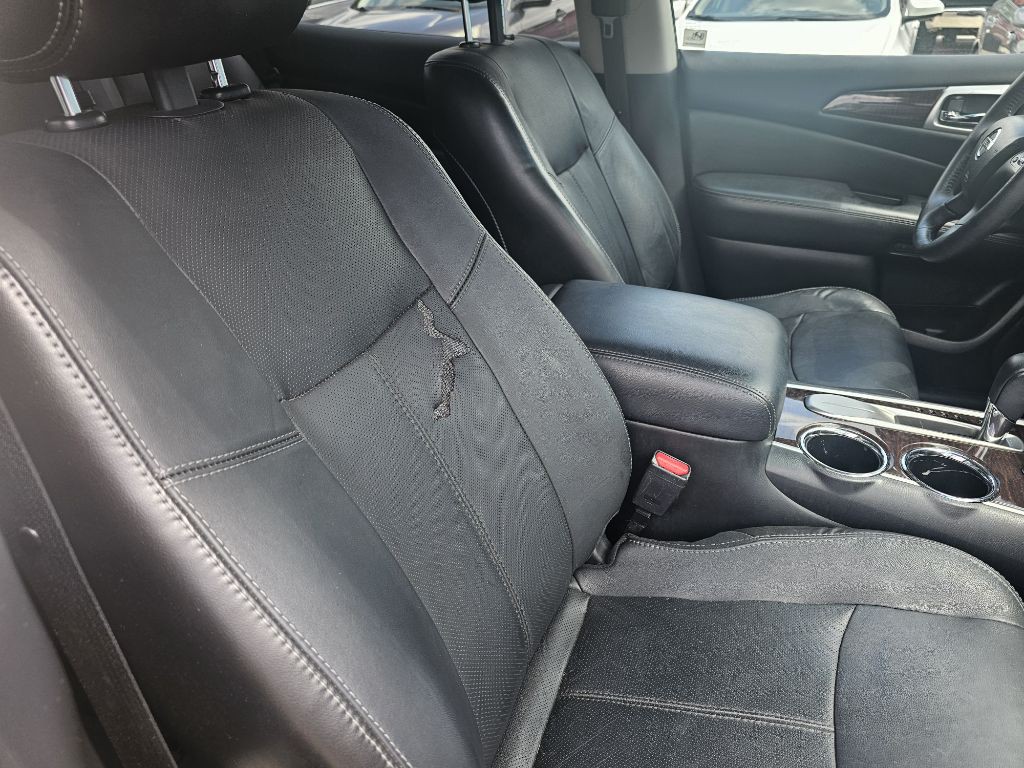 2014 Nissan Pathfinder Image 16