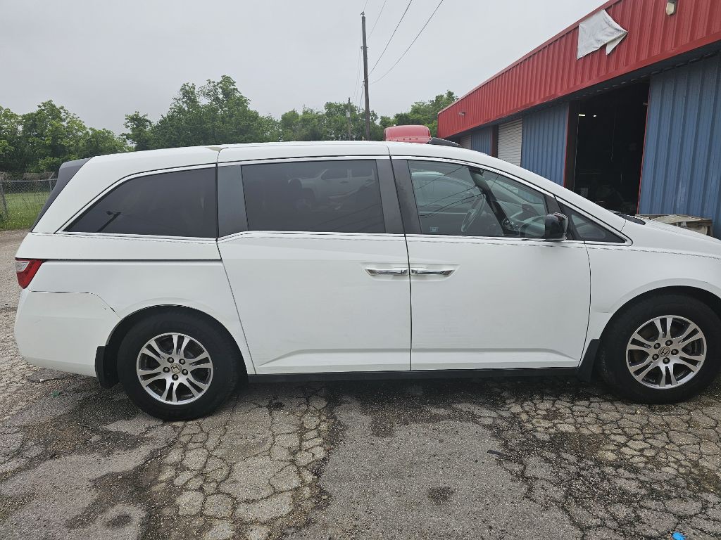2012 Honda Odyssey Image 2