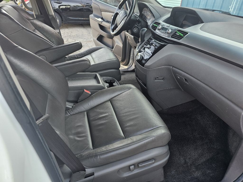 2012 Honda Odyssey Image 15