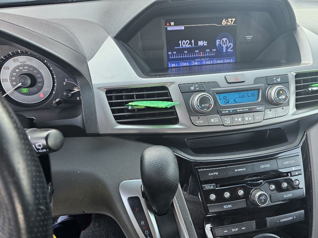 2012 Honda Odyssey Image 18