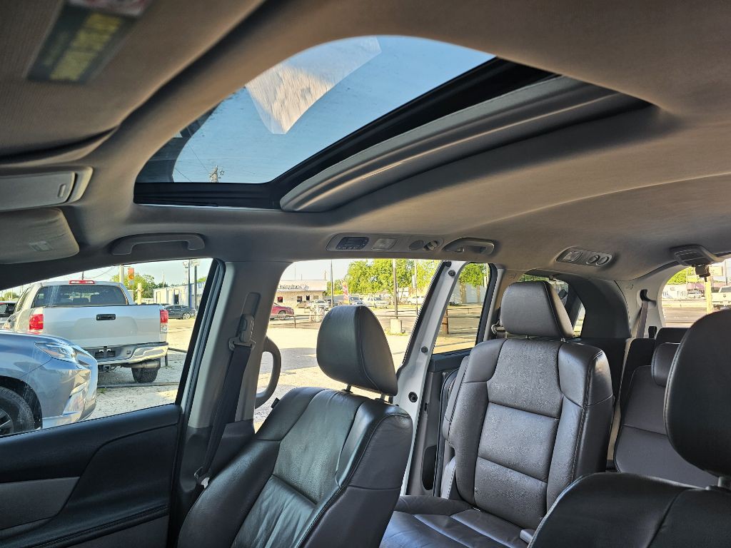 2012 Honda Odyssey Image 19
