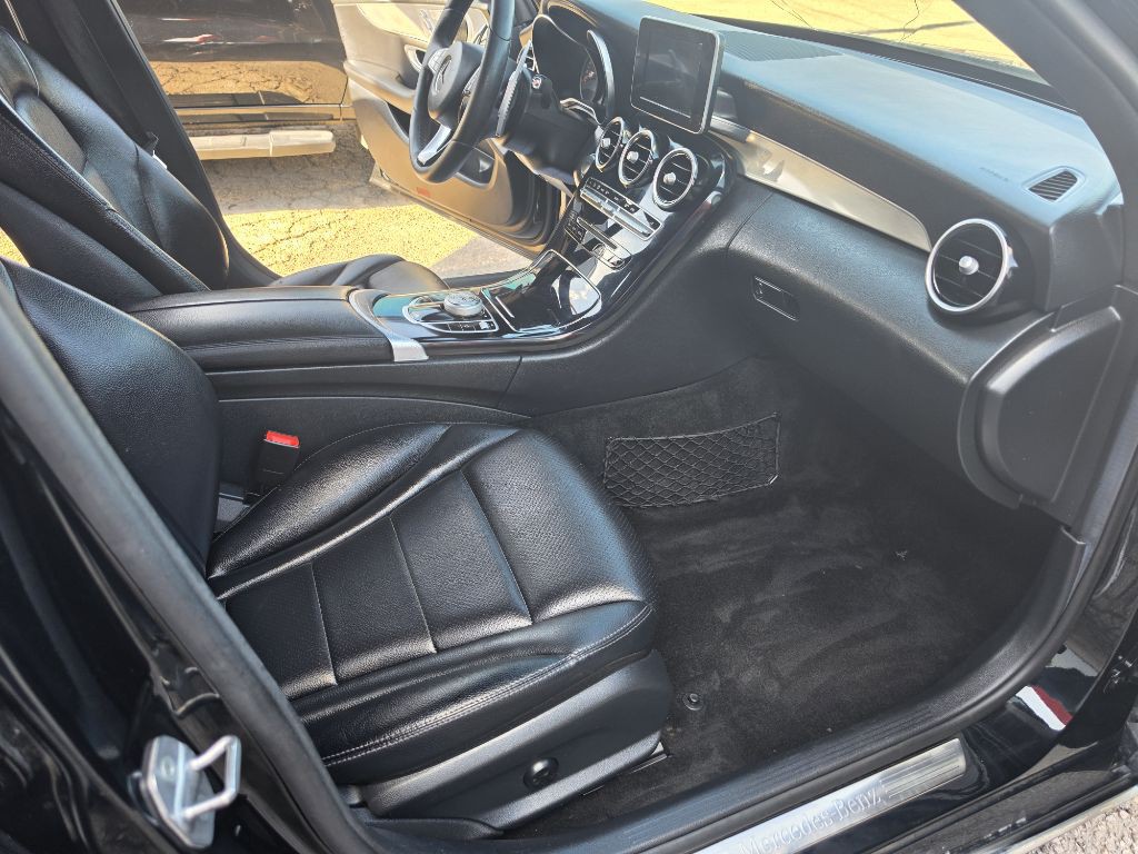 2018 Mercedes-Benz C-Class Image 38