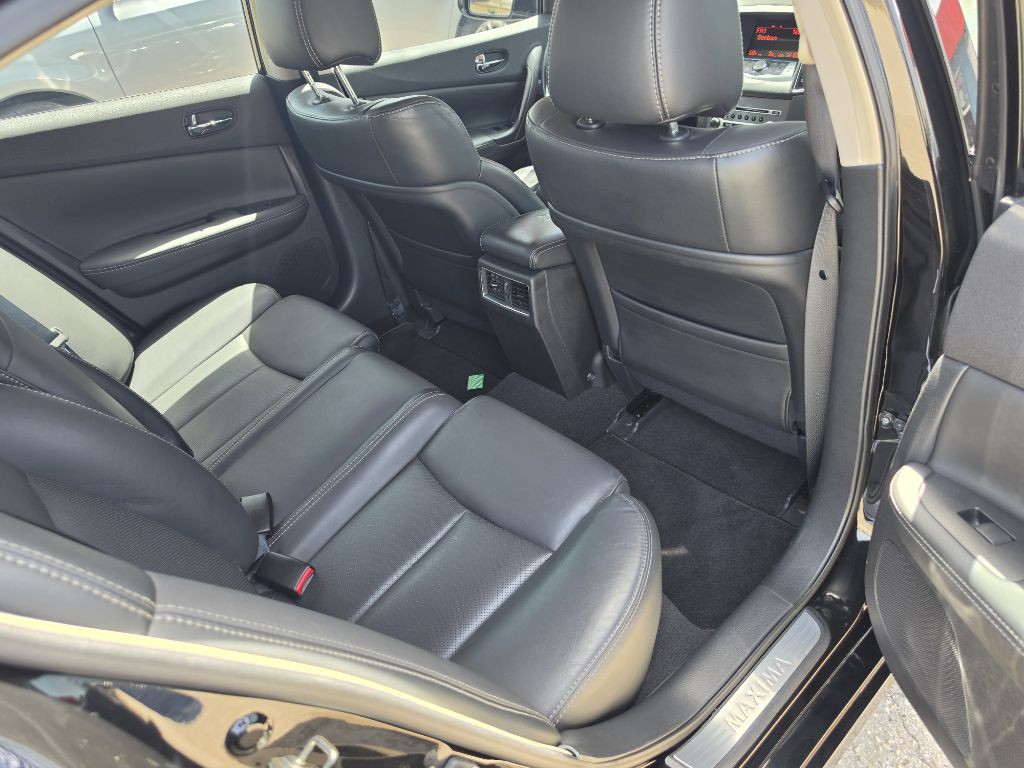2012 Nissan Maxima Image 9