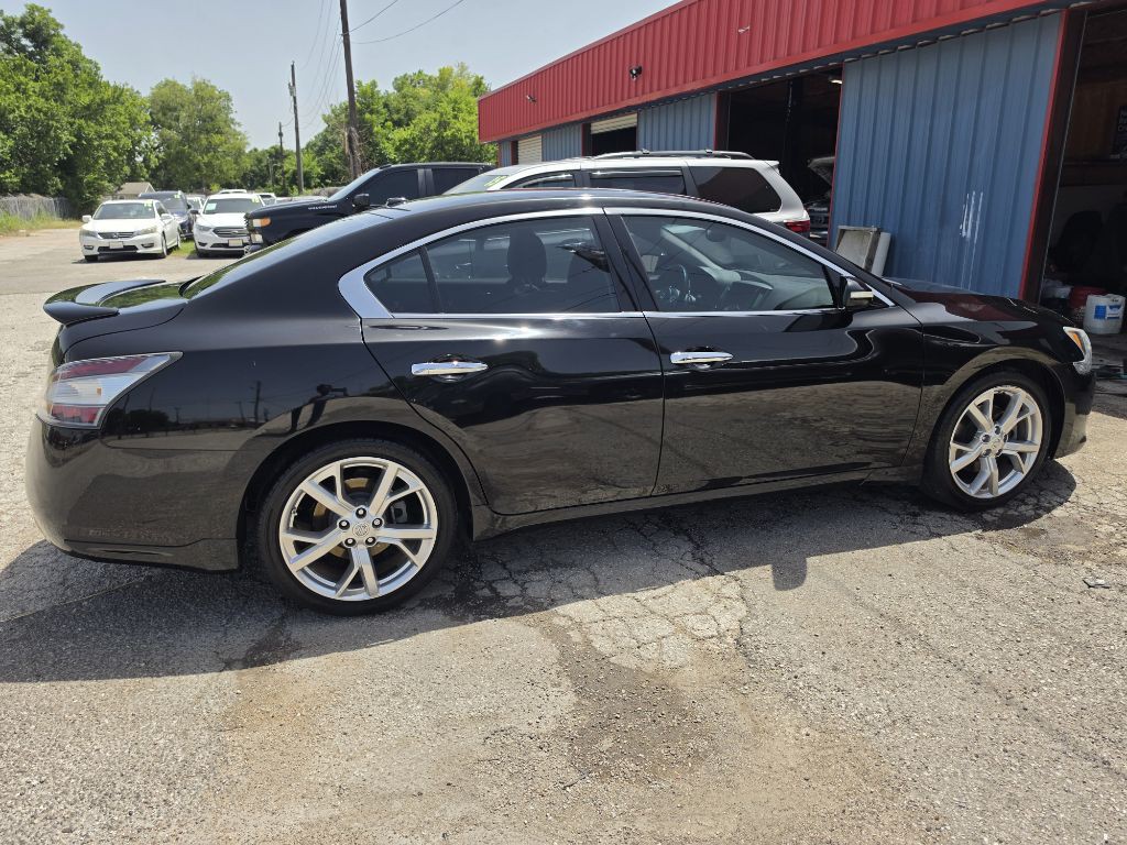 2012 Nissan Maxima Image 10
