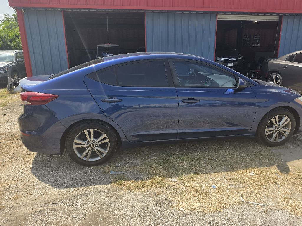 2017 Hyundai Elantra Image 5