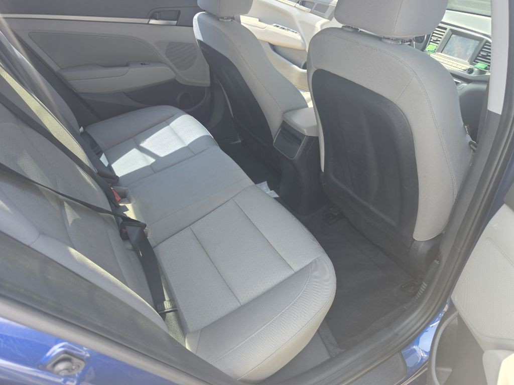 2017 Hyundai Elantra Image 16