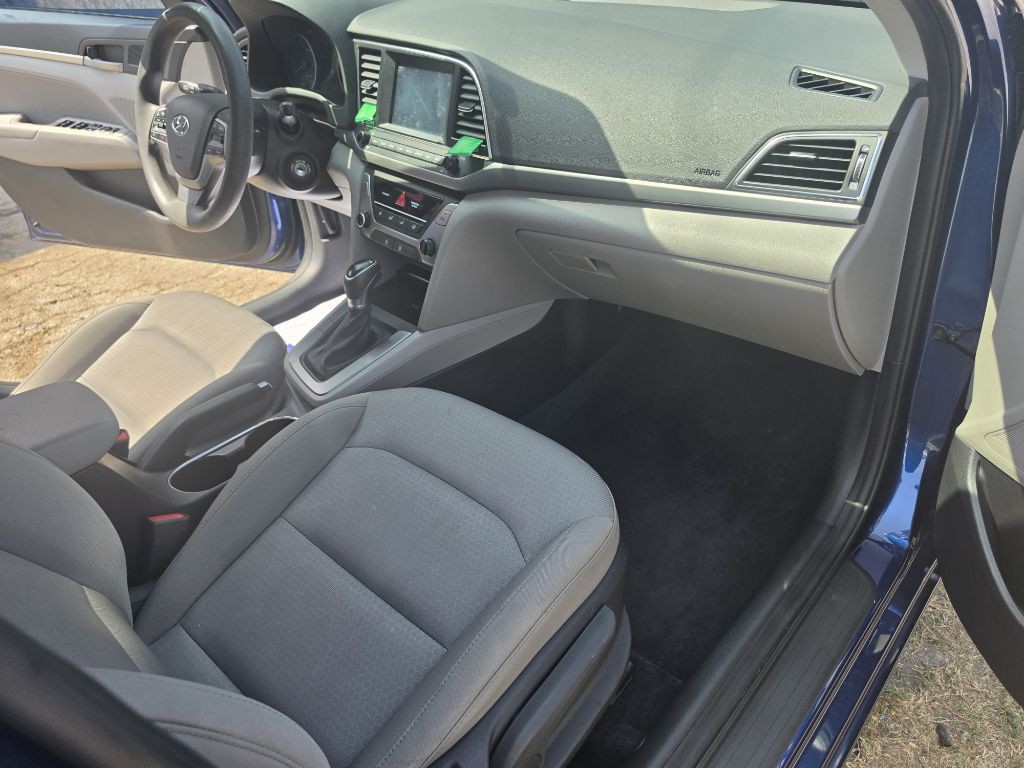 2017 Hyundai Elantra Image 18