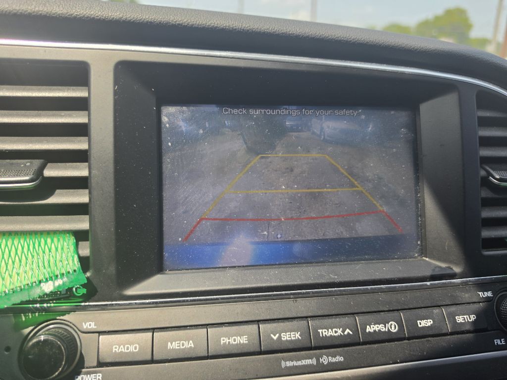 2017 Hyundai Elantra Image 19
