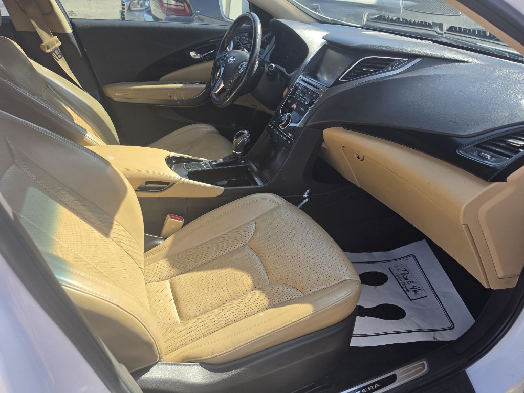 2017 Hyundai Azera Image 10