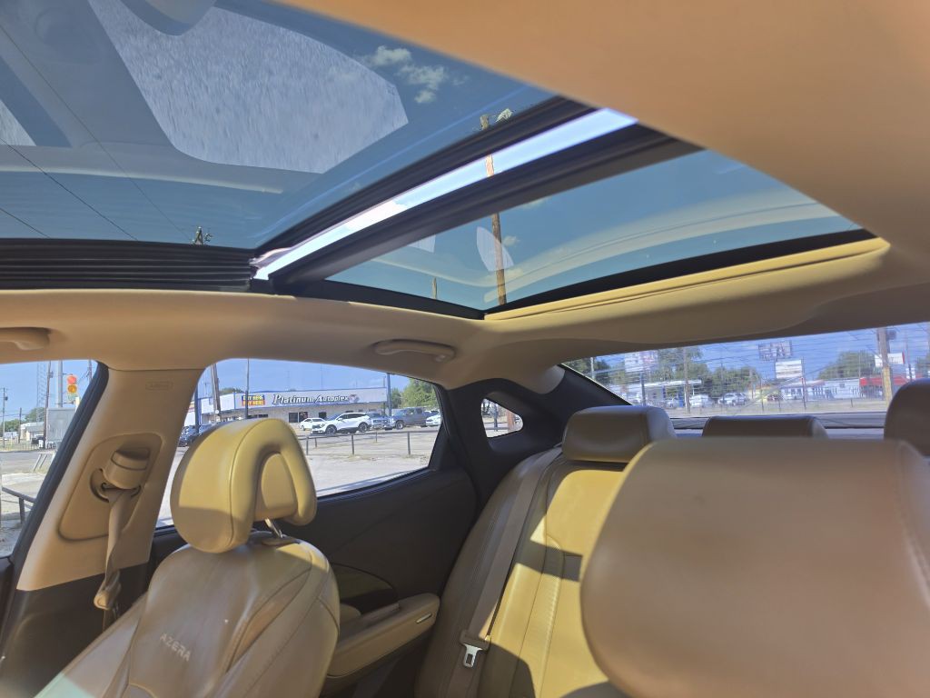 2017 Hyundai Azera Image 14