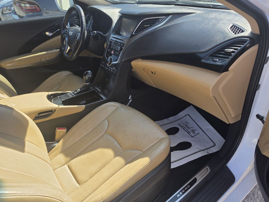 2017 Hyundai Azera Image 15