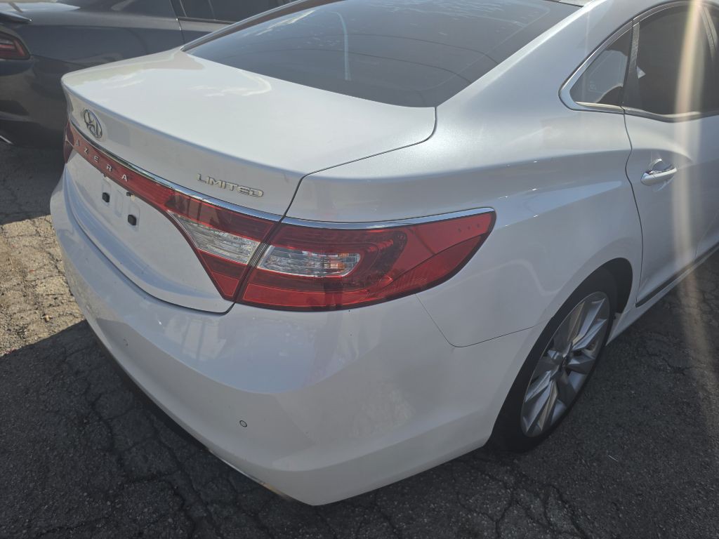2017 Hyundai Azera Image 23