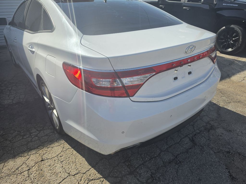 2017 Hyundai Azera Image 24
