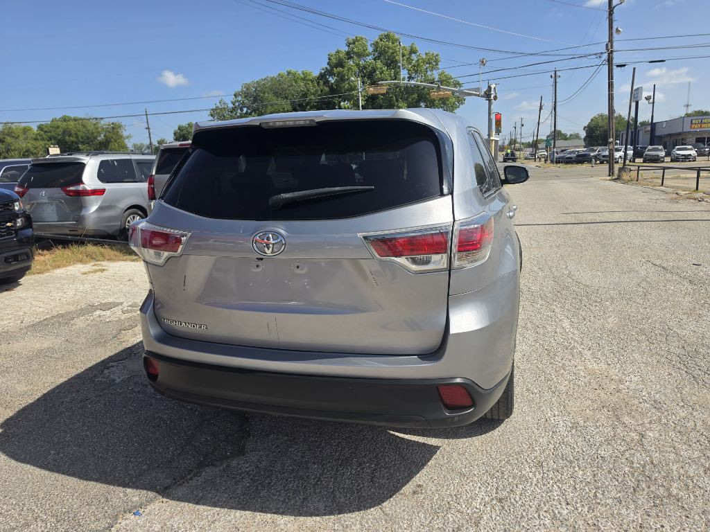 2016 Toyota Highlander Image 10