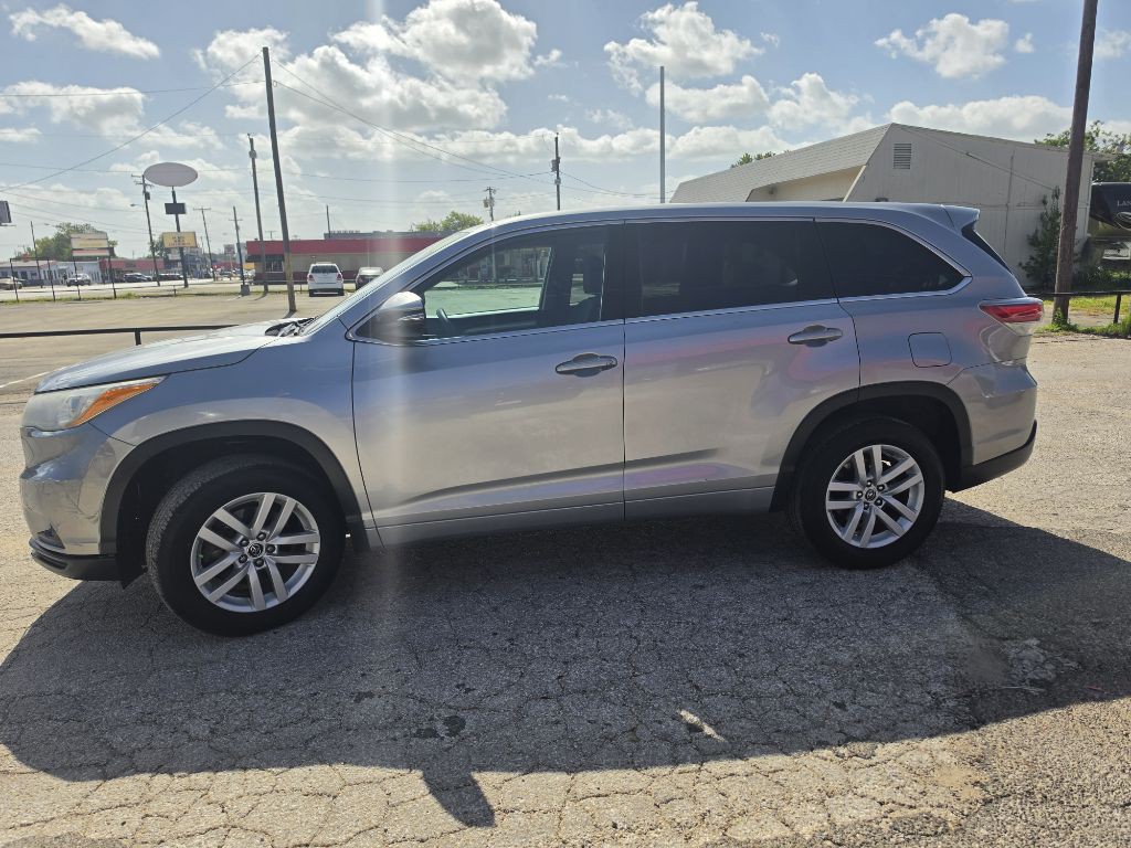 2016 Toyota Highlander Image 30