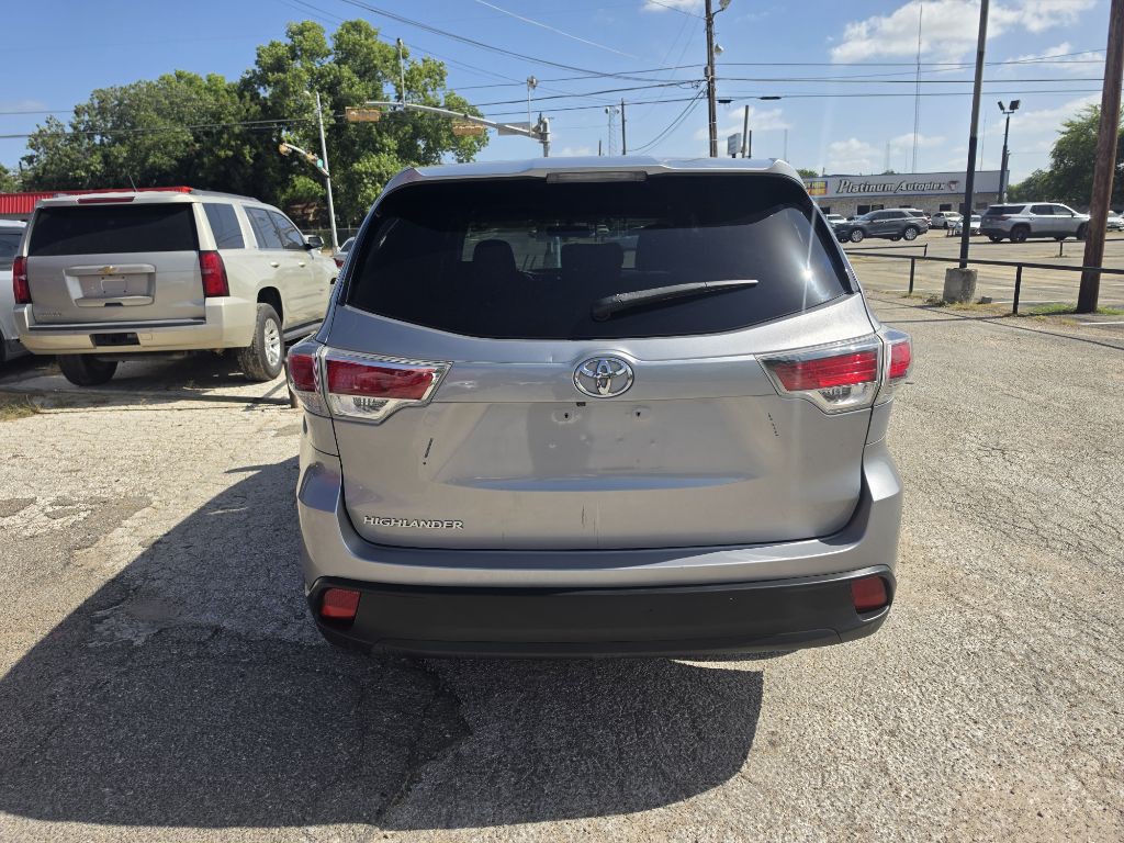 2016 Toyota Highlander Image 32