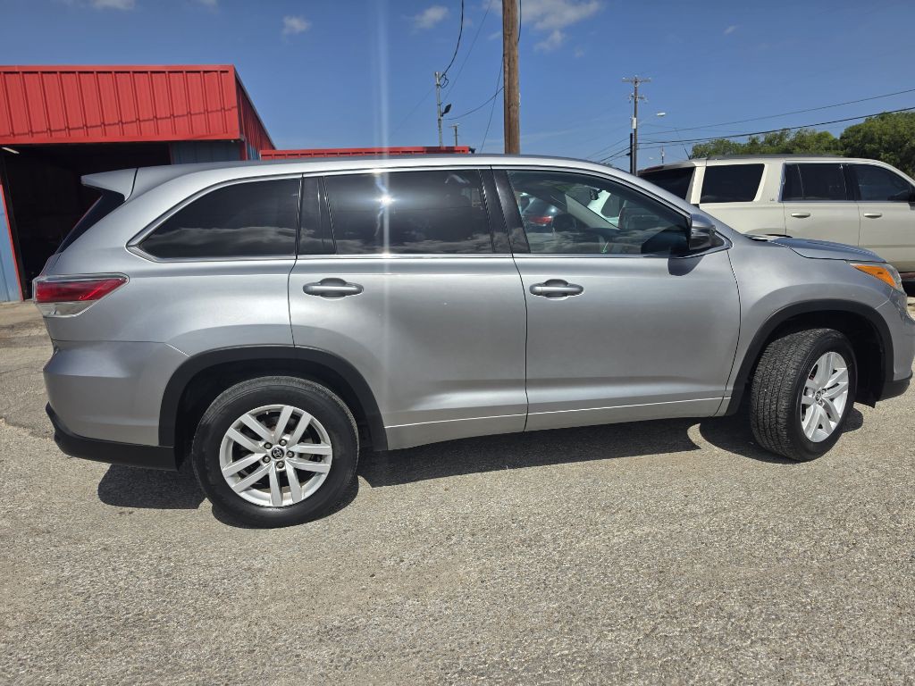 2016 Toyota Highlander Image 34