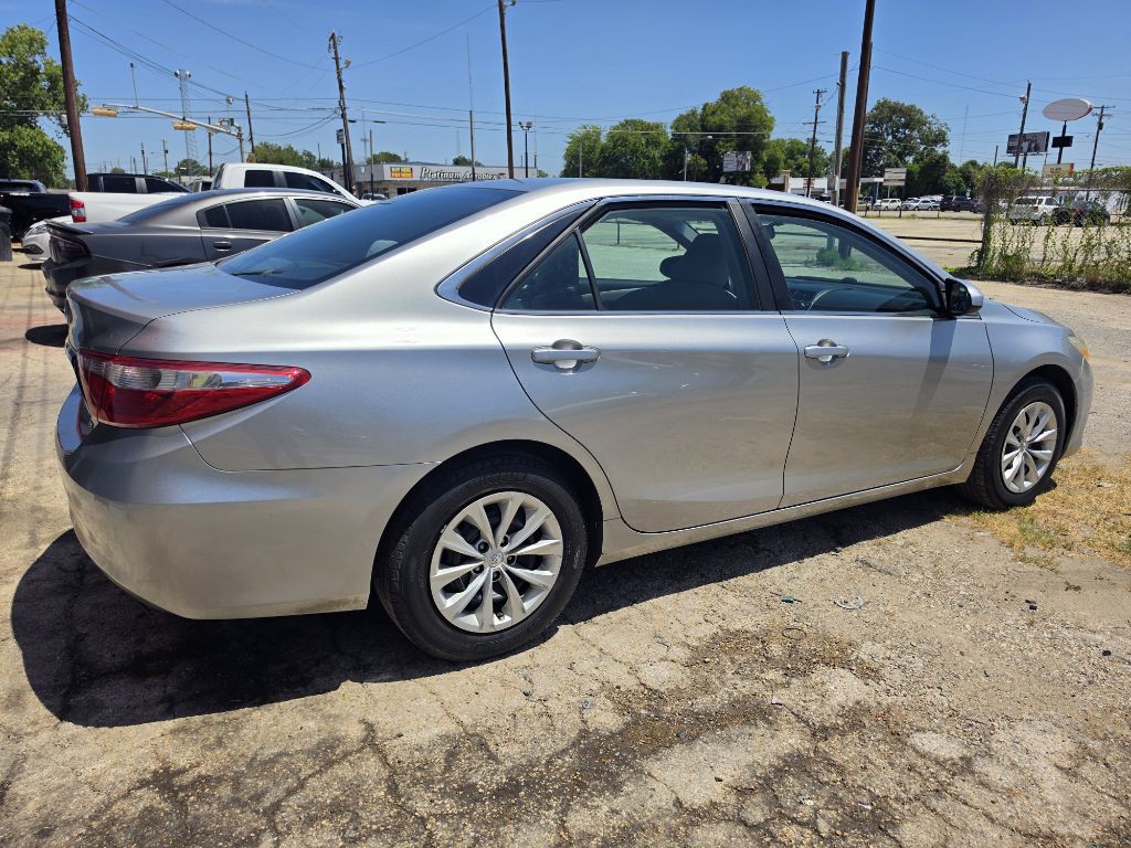 2015 Toyota Camry Image 8