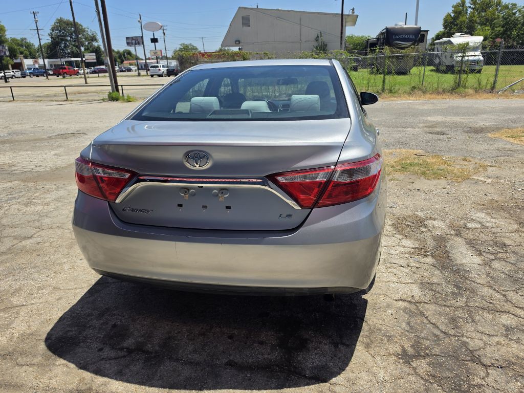 2015 Toyota Camry Image 9