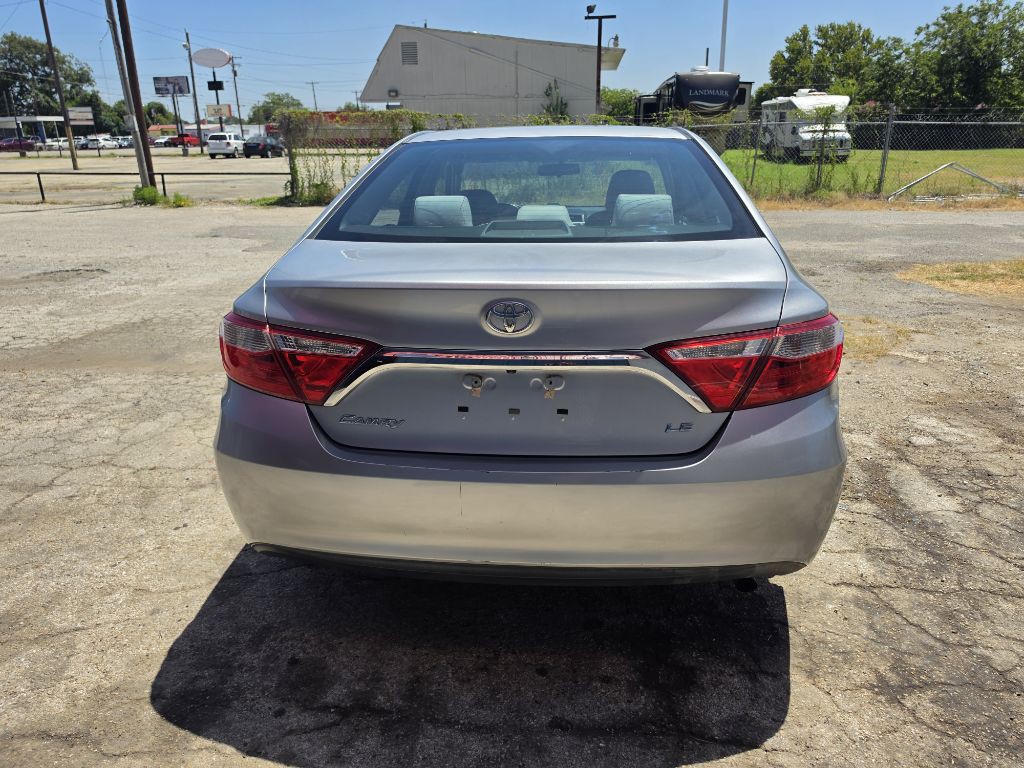 2015 Toyota Camry Image 10