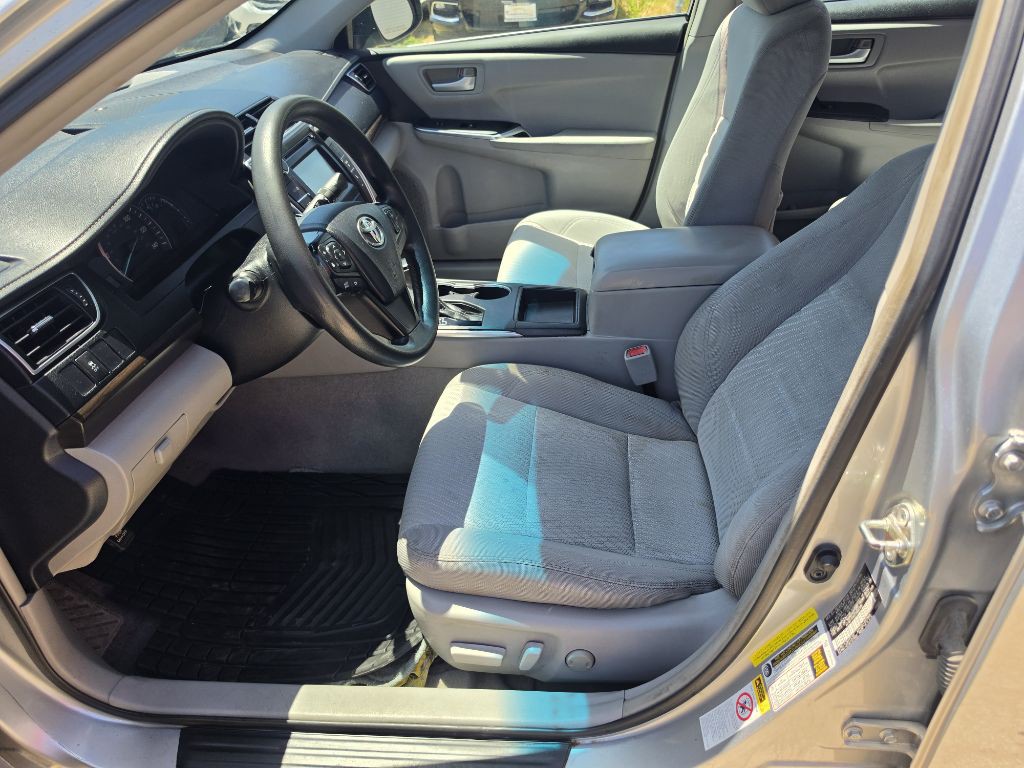 2015 Toyota Camry Image 12