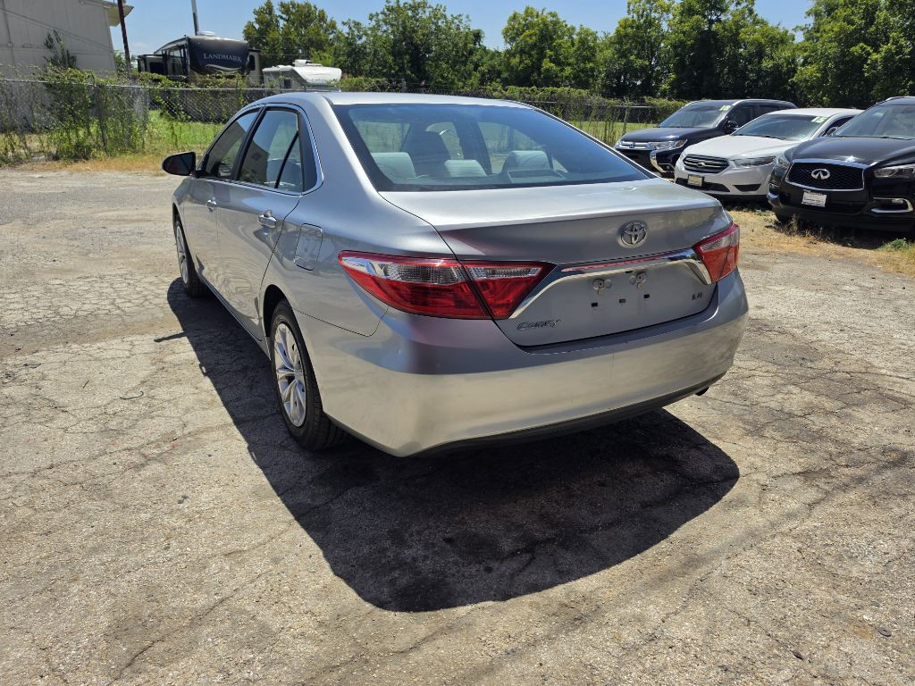 2015 Toyota Camry Image 15