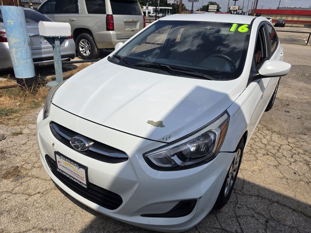 2016 Hyundai Accent Image 2