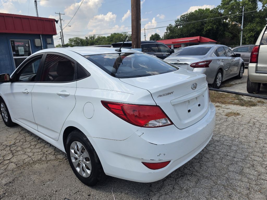 2016 Hyundai Accent Image 7