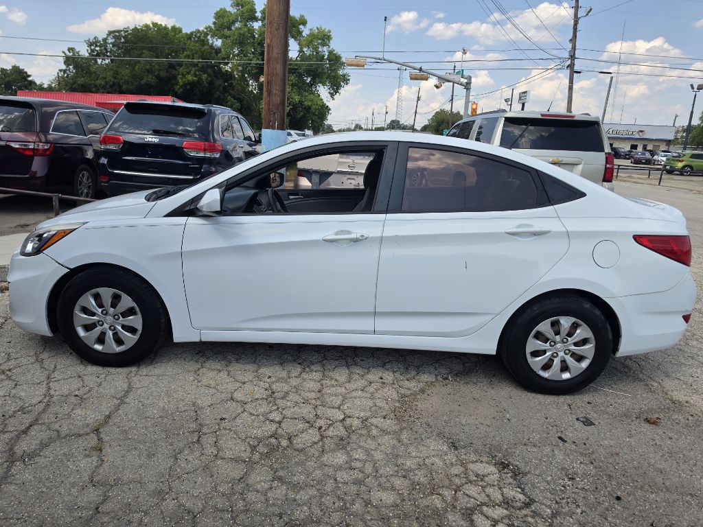 2016 Hyundai Accent Image 8