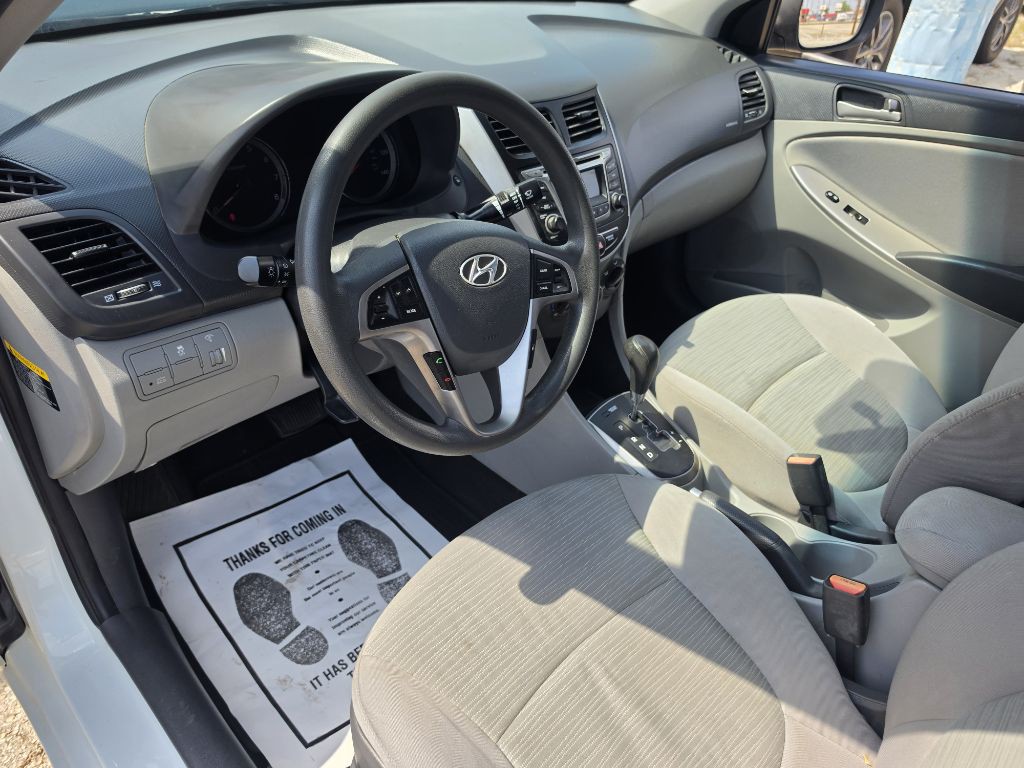 2016 Hyundai Accent Image 11
