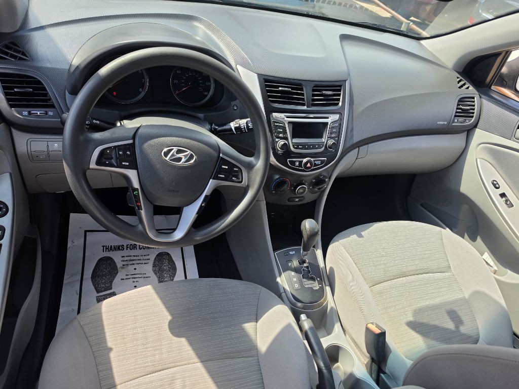 2016 Hyundai Accent Image 16