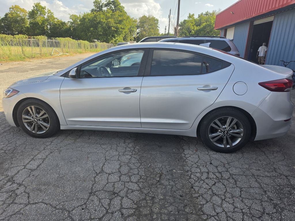 2018 Hyundai Elantra Image 2
