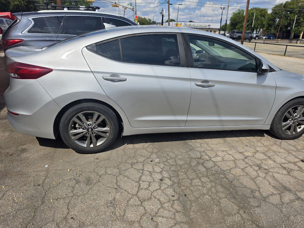 2018 Hyundai Elantra Image 3