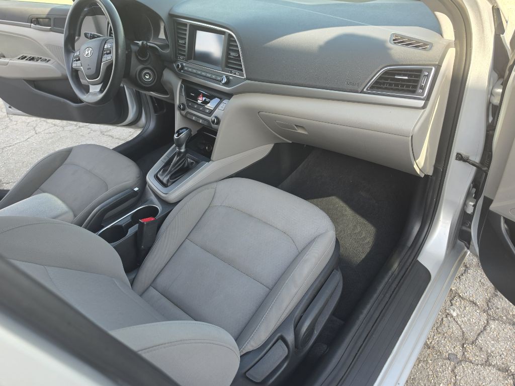 2018 Hyundai Elantra Image 18