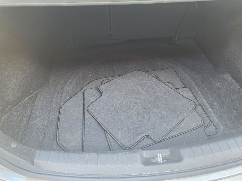 2018 Hyundai Elantra Image 20