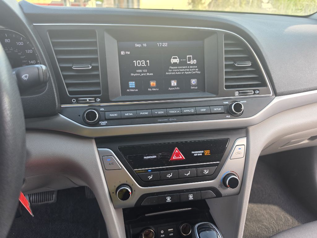 2018 Hyundai Elantra Image 21