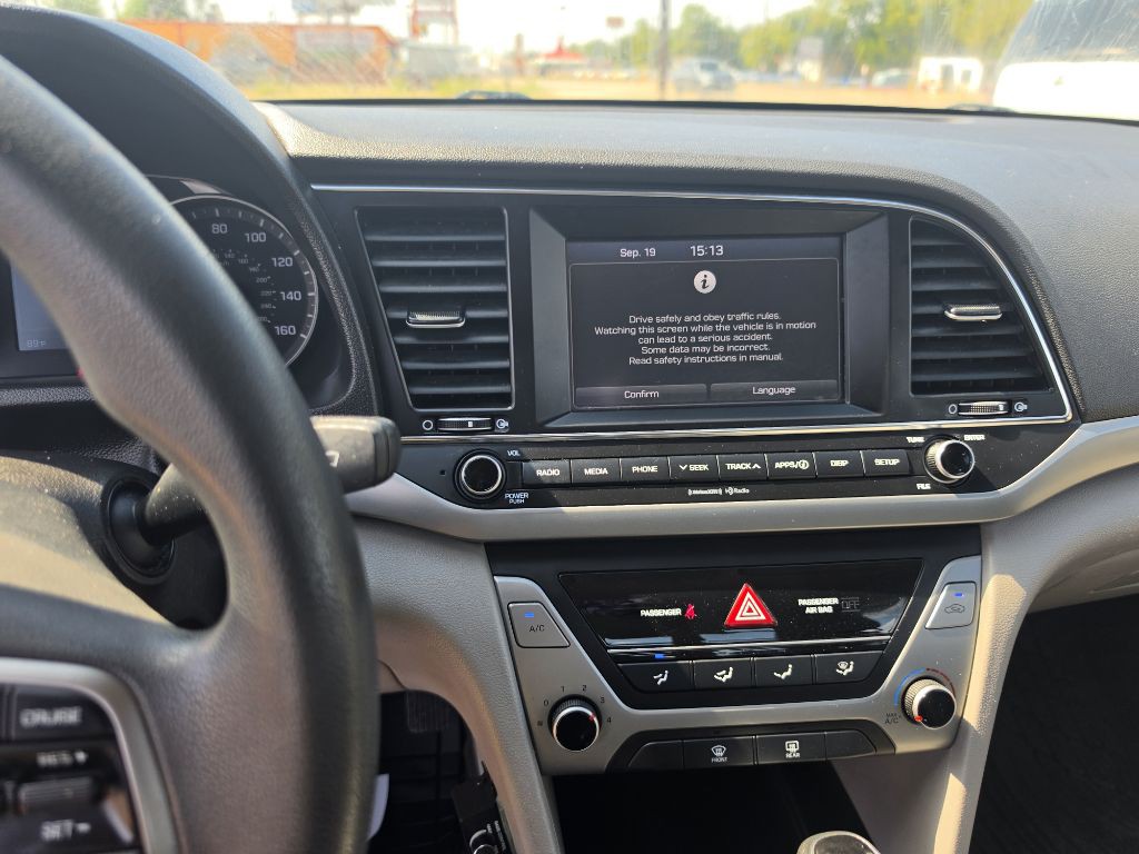 2018 Hyundai Elantra Image 15