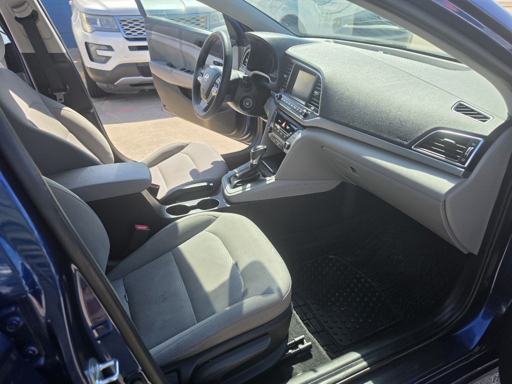2018 Hyundai Elantra Image 16