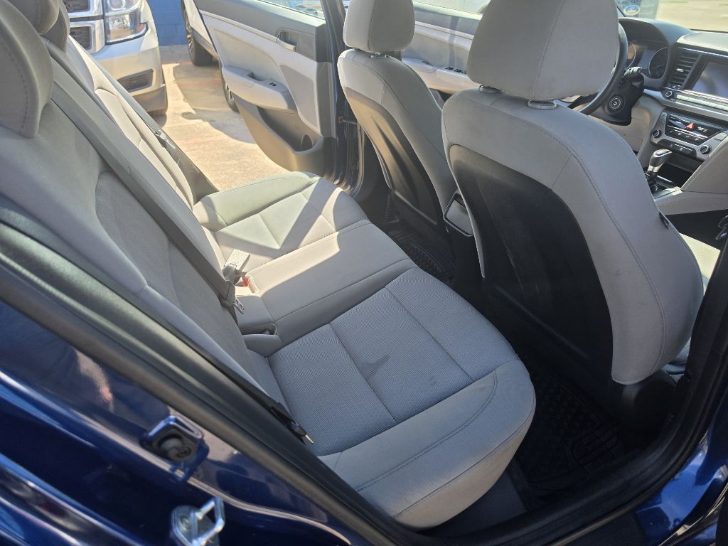 2018 Hyundai Elantra Image 17