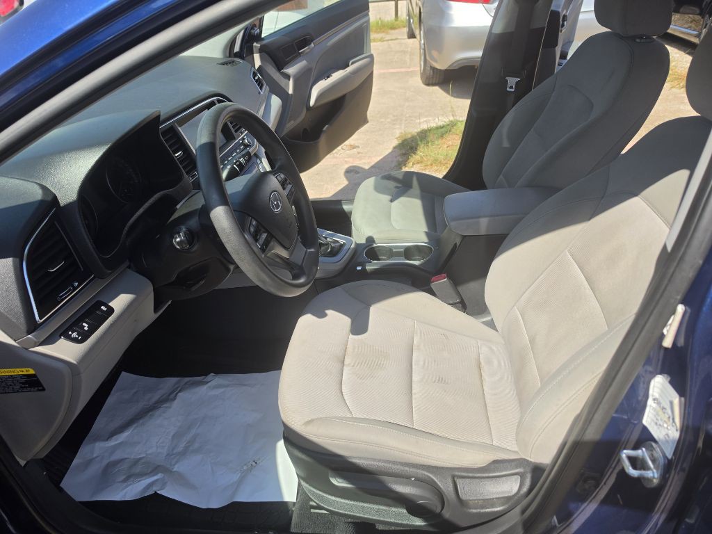 2018 Hyundai Elantra Image 18