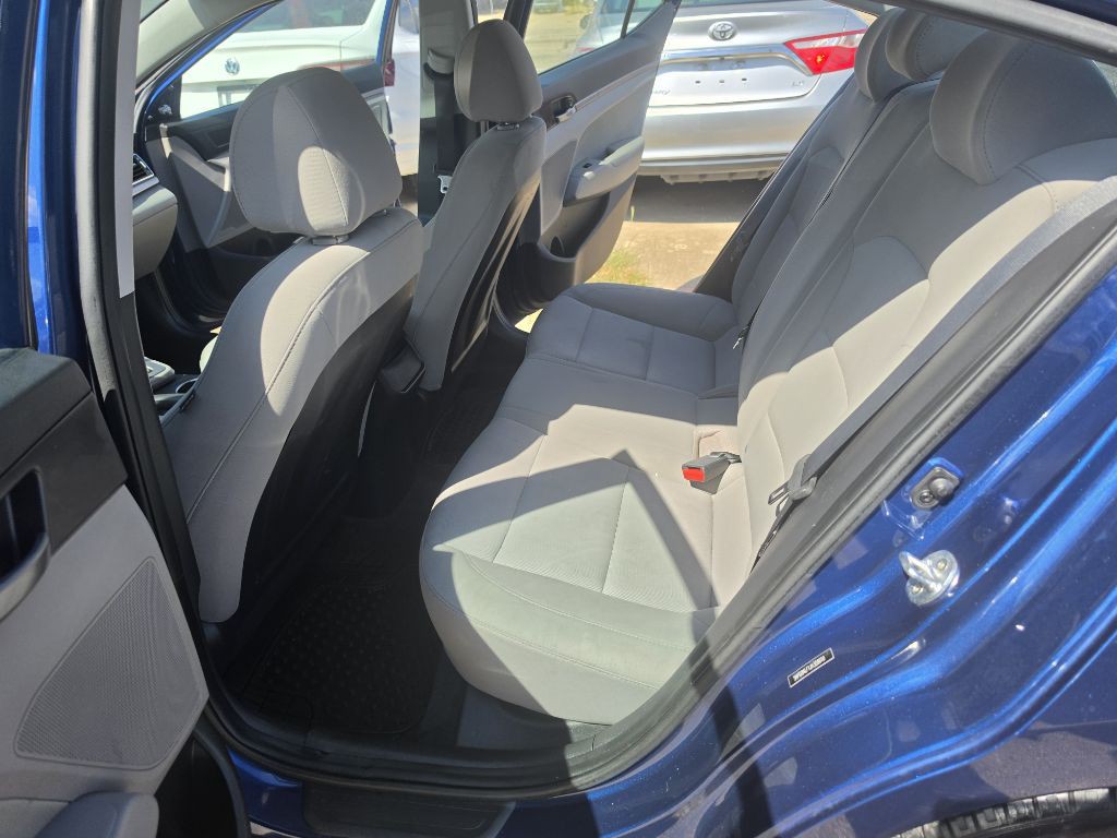 2018 Hyundai Elantra Image 19