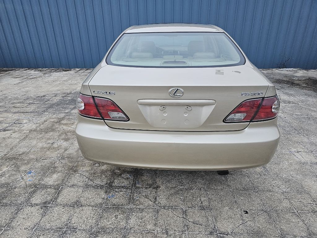 2004 Lexus ES Image 3