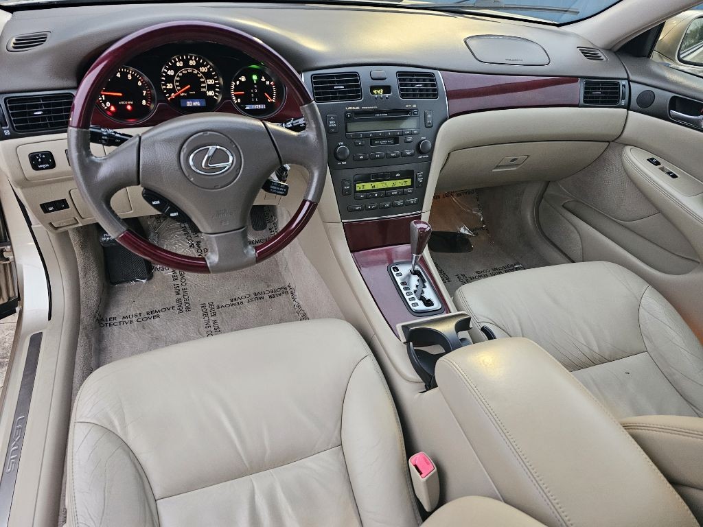 2004 Lexus ES Image 8