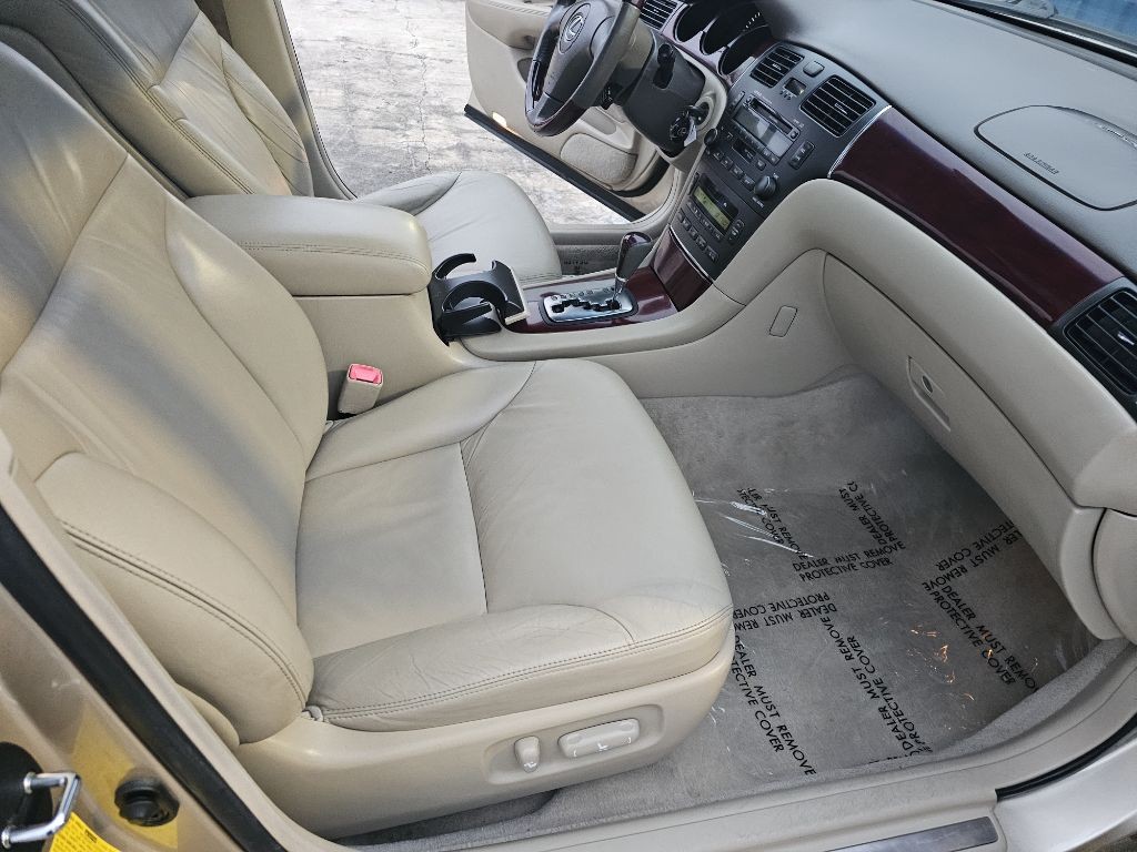 2004 Lexus ES Image 12