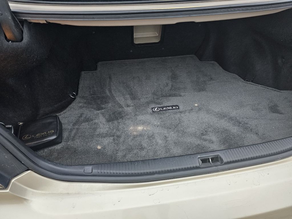 2004 Lexus ES Image 13