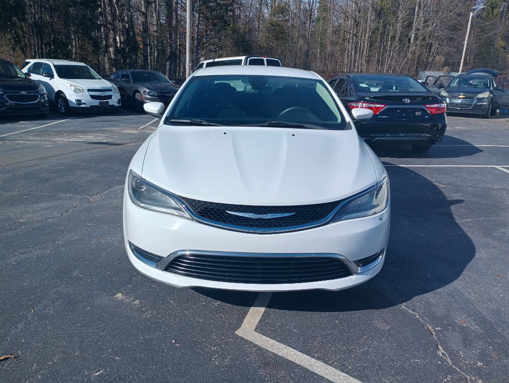 2015 Chrysler 200 Image 3