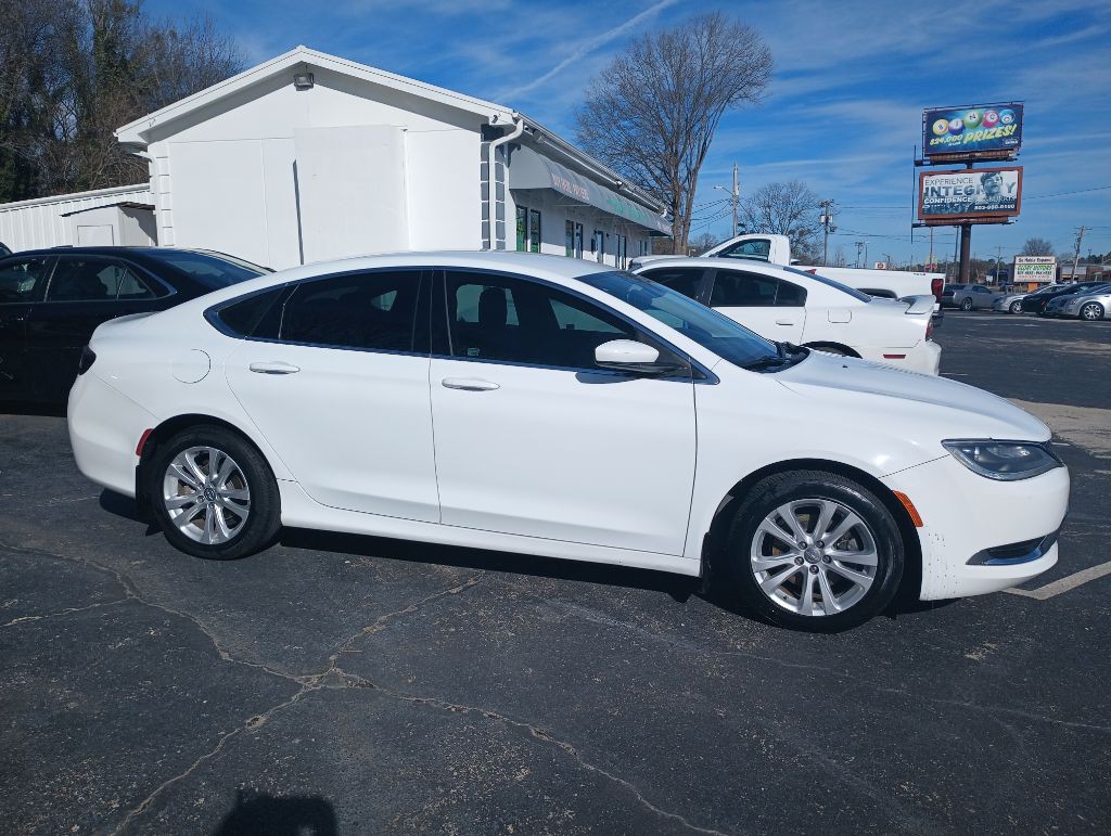 2015 Chrysler 200 Image 6