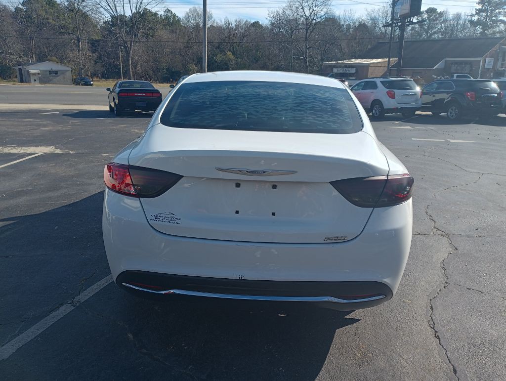 2015 Chrysler 200 Image 7