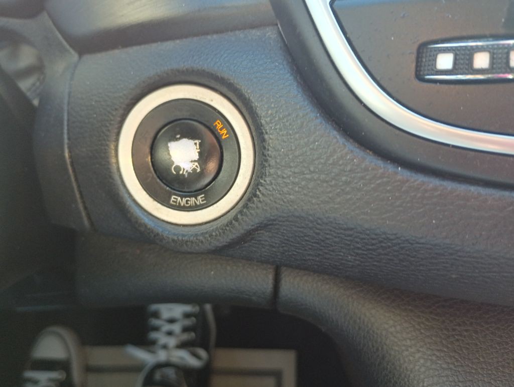 2015 Chrysler 200 Image 17
