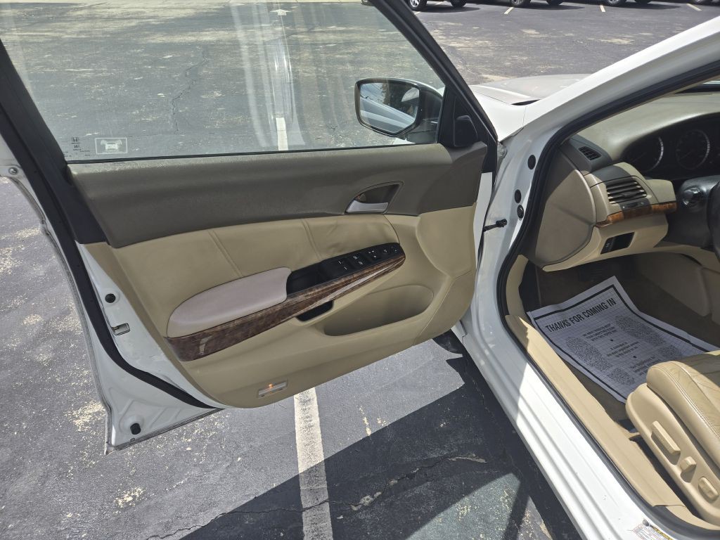 2010 Honda Accord Image 8